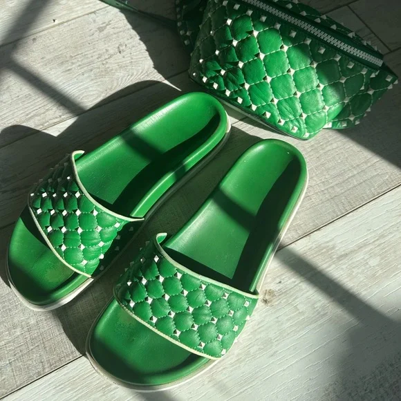 Valentino Garavani Shoes | Brand Valentino Rockstud Leather Quilted Slides - Picture 2 of 6